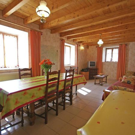 Esmoulieres Spacious Holiday Home Near The Forest מראה חיצוני תמונה
