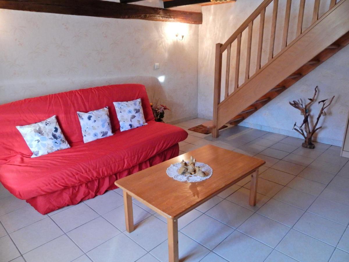 Esmoulieres Spacious Holiday Home Near The Forest חדר תמונה