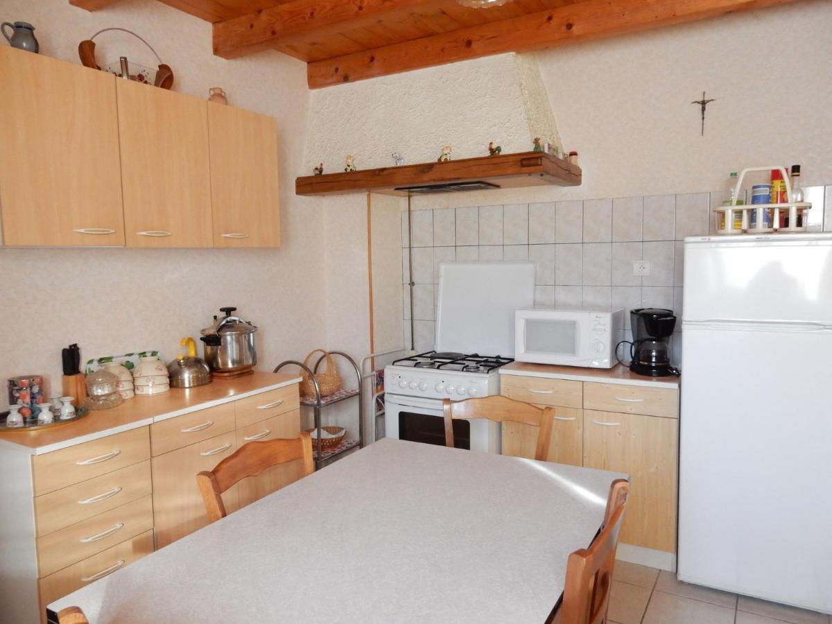 Esmoulieres Spacious Holiday Home Near The Forest חדר תמונה