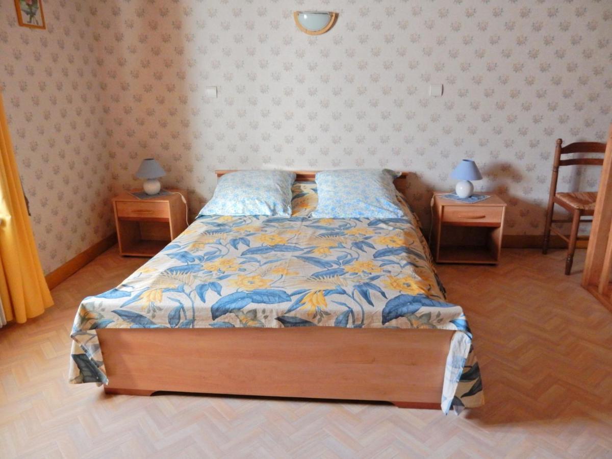 Esmoulieres Spacious Holiday Home Near The Forest חדר תמונה